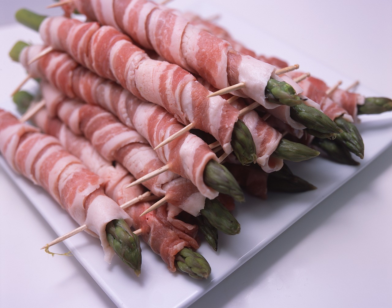 Meat roll Asparagus